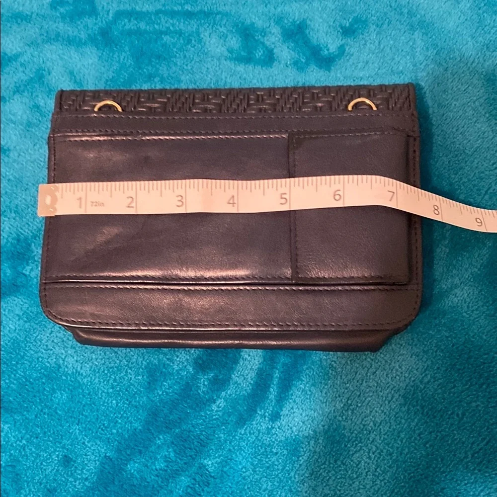 Elegant Black Wallet with Premium Leather Finish - Picture 9 of 10